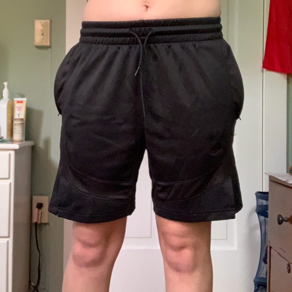 adidas basketball shorts (like new)